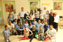 بالصور: مجلس الطلاب في مدرسة الاخوة بيافا يزور مستشفى تل هشومير 